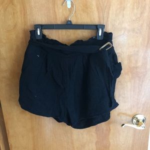 Soft Black Shorts With Pockets